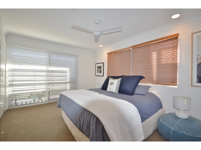 10 Yacht Street, Southport QLD 4215