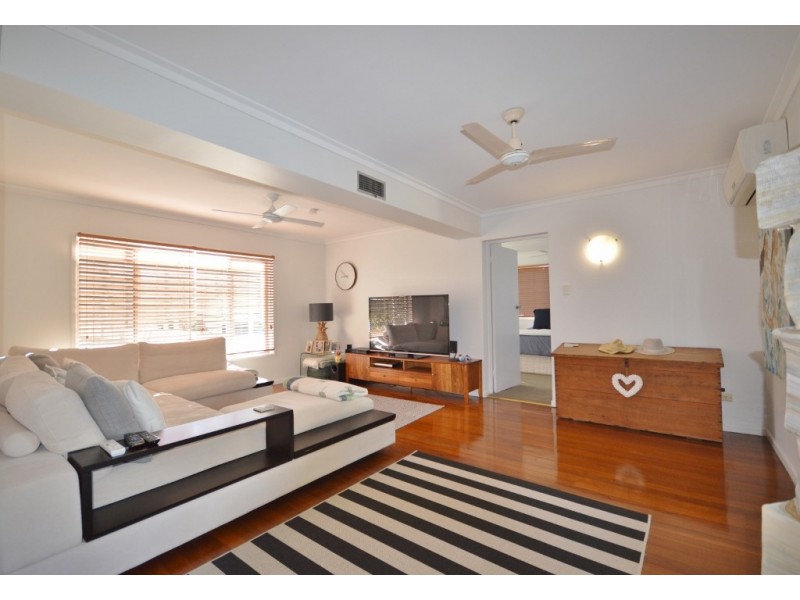 10 Yacht Street, Southport QLD 4215