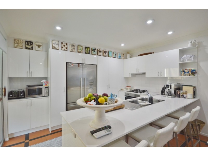 10 Yacht Street, Southport QLD 4215
