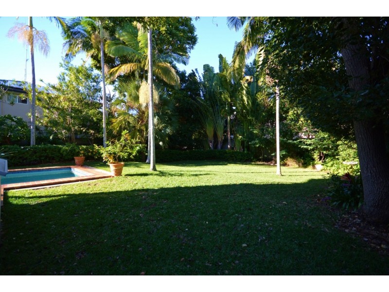 10 Yacht Street, Southport QLD 4215