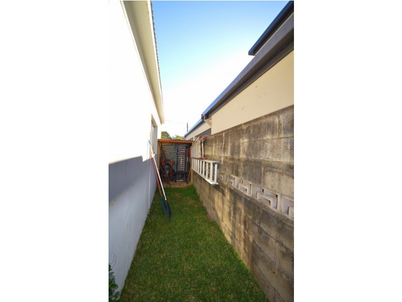10 Yacht Street, Southport QLD 4215