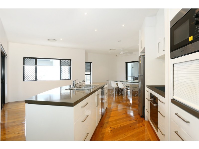 3/134 Ridgeway Avenue, Southport QLD 4215