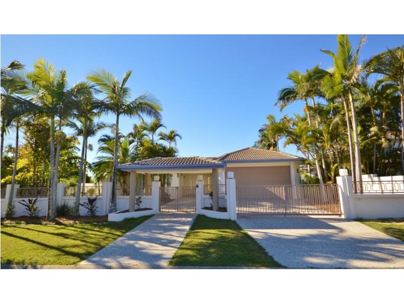 118 Edinburgh Road, Benowa Waters QLD 4217