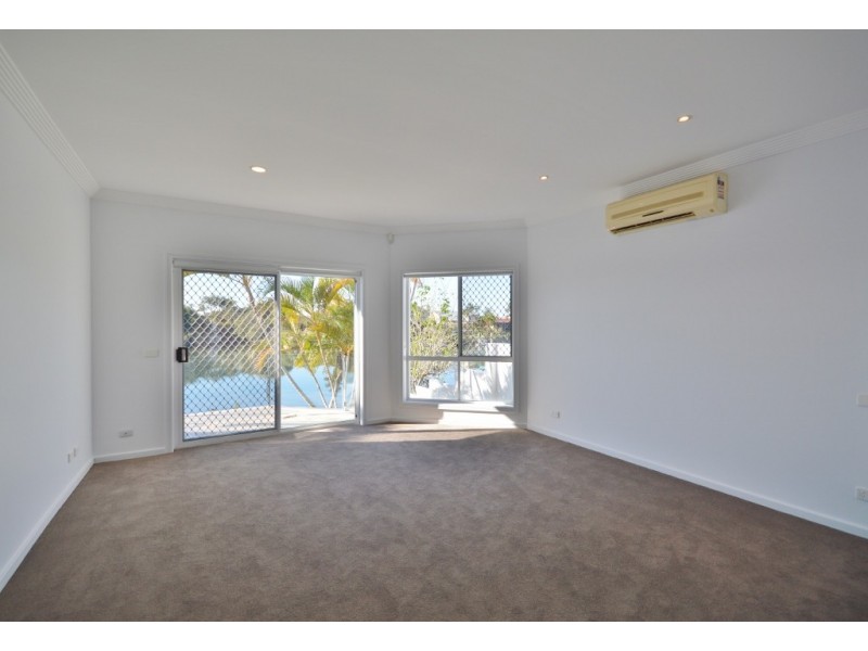 118 Edinburgh Road, Benowa Waters QLD 4217