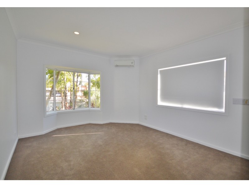 118 Edinburgh Road, Benowa Waters QLD 4217