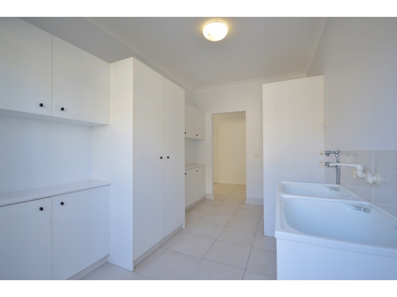 118 Edinburgh Road, Benowa Waters QLD 4217