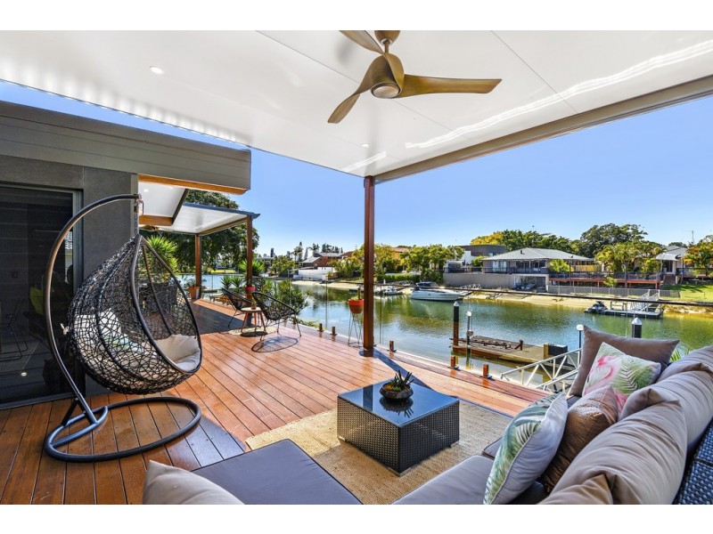 7 Cedar Place, Broadbeach Waters QLD 4218