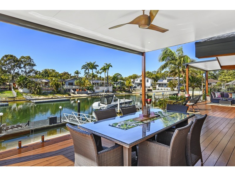 7 Cedar Place, Broadbeach Waters QLD 4218
