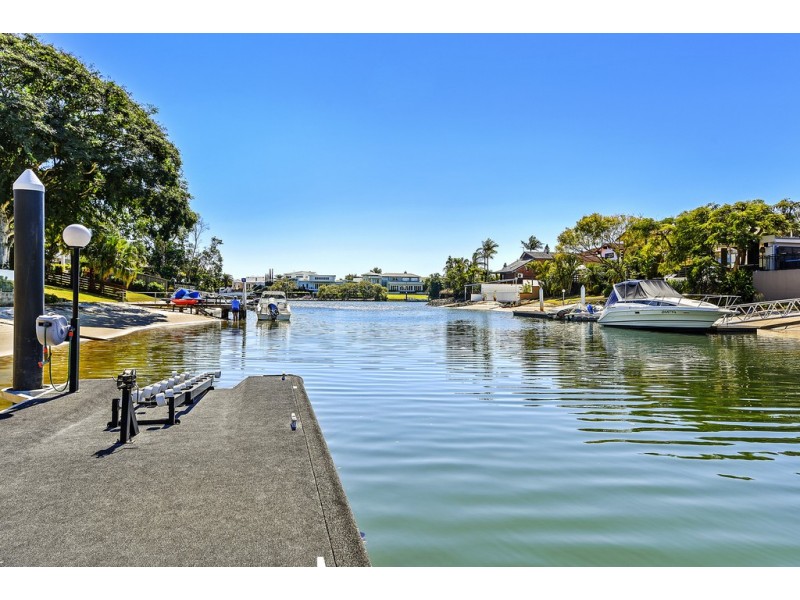 7 Cedar Place, Broadbeach Waters QLD 4218