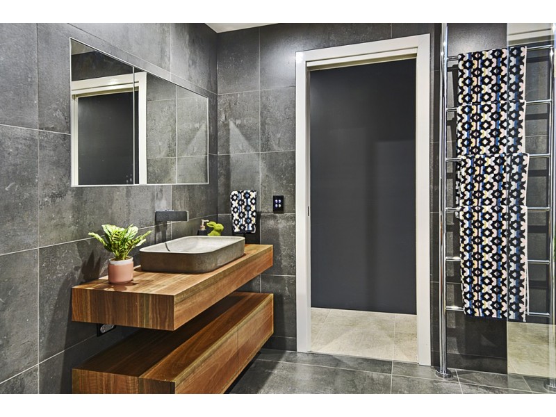 7 Cedar Place, Broadbeach Waters QLD 4218