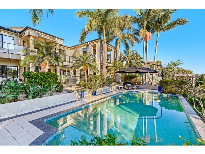 27 Sir Bruce Small Blvd, Benowa Waters QLD 4217