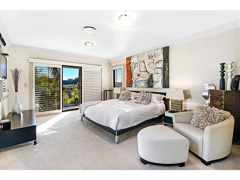 27 Sir Bruce Small Blvd, Benowa Waters QLD 4217