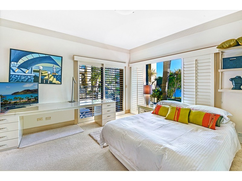 27 Sir Bruce Small Blvd, Benowa Waters QLD 4217