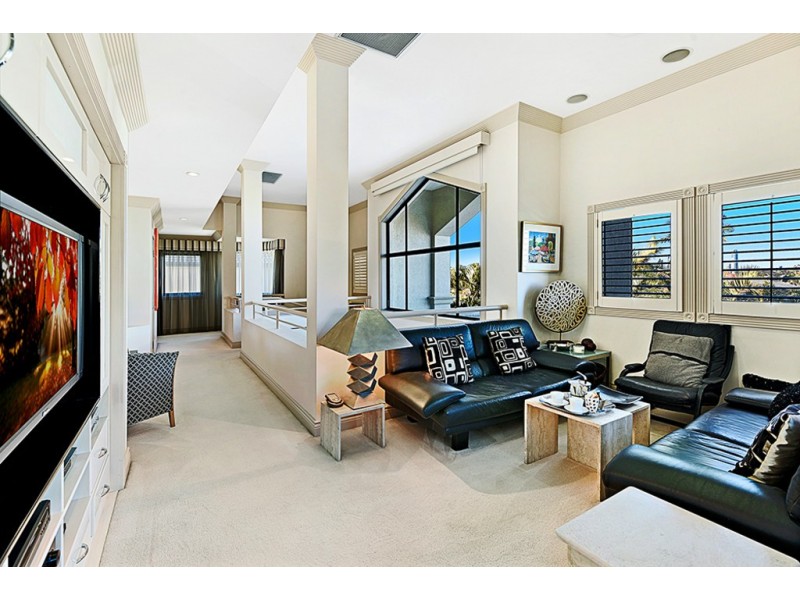 27 Sir Bruce Small Blvd, Benowa Waters QLD 4217