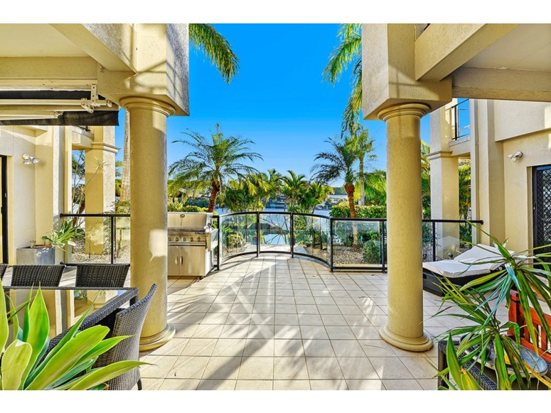27 Sir Bruce Small Blvd, Benowa Waters QLD 4217