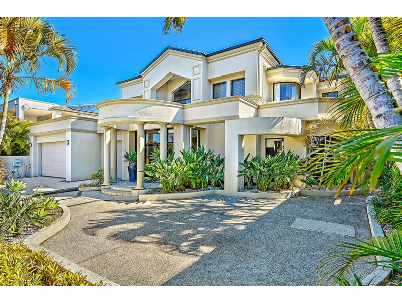 27 Sir Bruce Small Blvd, Benowa Waters QLD 4217