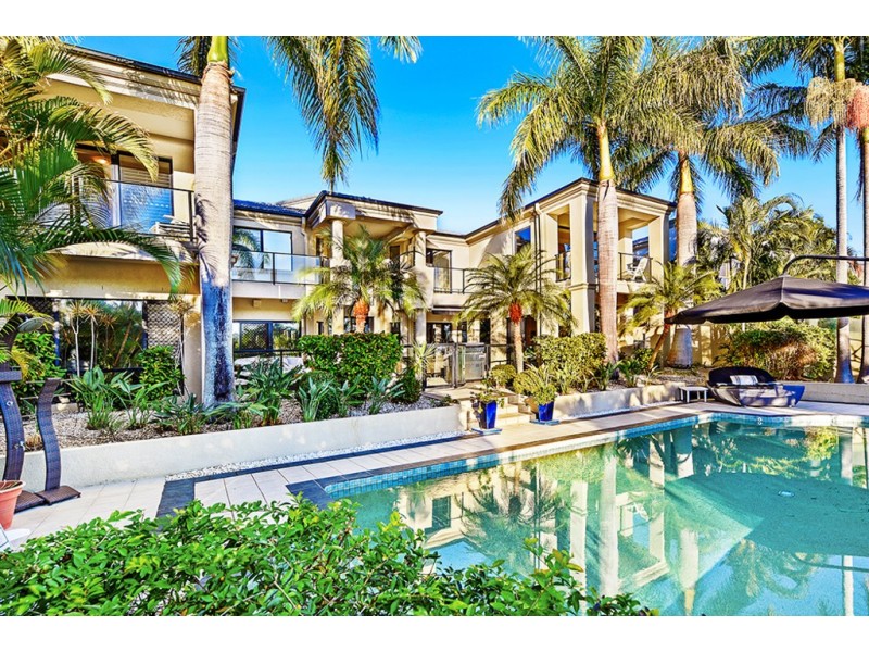 27 Sir Bruce Small Blvd, Benowa Waters QLD 4217