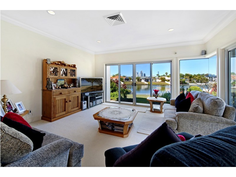 85/40 Cotlew Street East, Southport QLD 4215