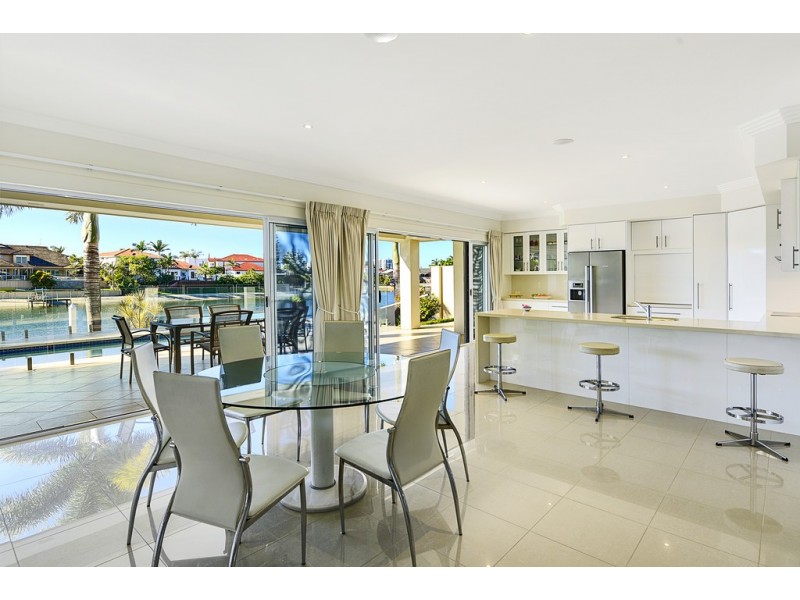 23 Saxonvale Terrace, Mermaid Waters QLD 4218
