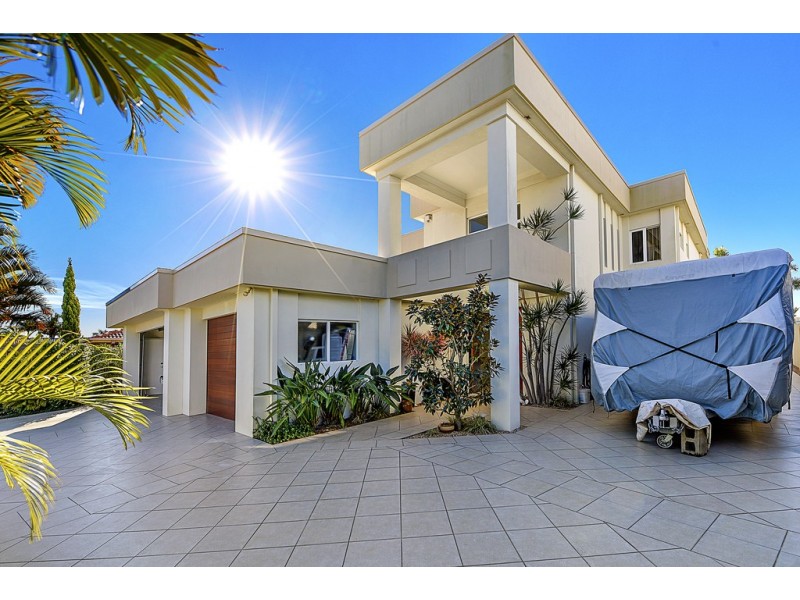 23 Saxonvale Terrace, Mermaid Waters QLD 4218