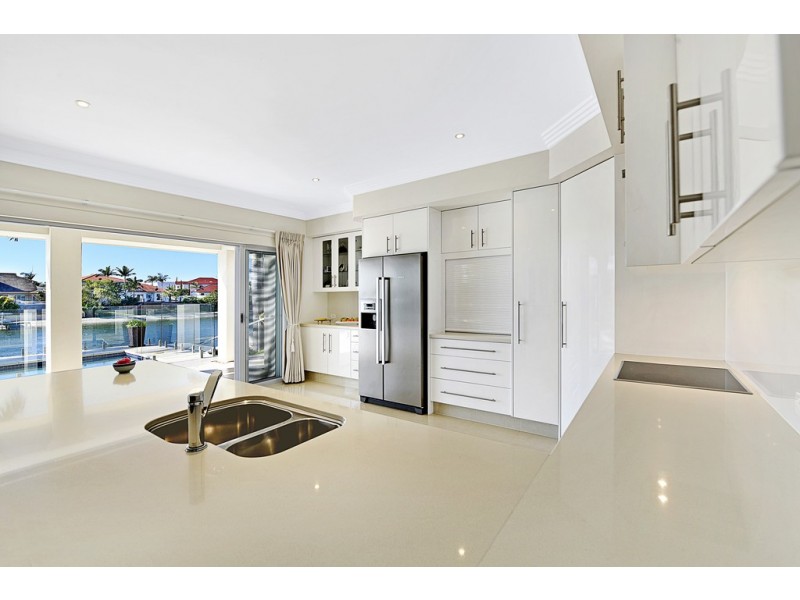 23 Saxonvale Terrace, Mermaid Waters QLD 4218