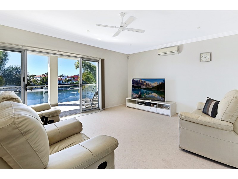 23 Saxonvale Terrace, Mermaid Waters QLD 4218