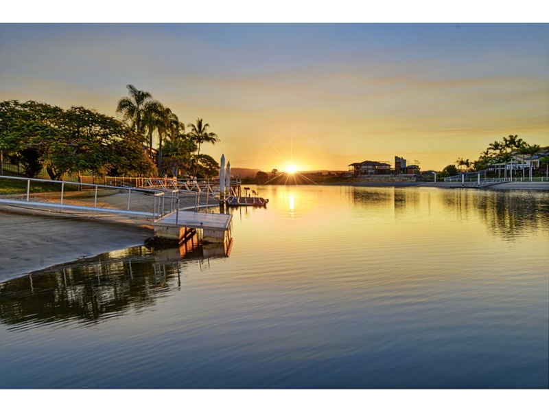 23 Saxonvale Terrace, Mermaid Waters QLD 4218
