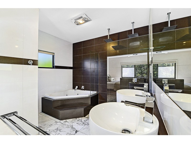 7 Gill Court, Mudgeeraba QLD 4213