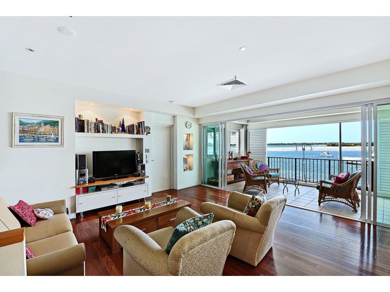 3/326 ‘Deepwater Point’ Marine Parade, Labrador QLD 4215