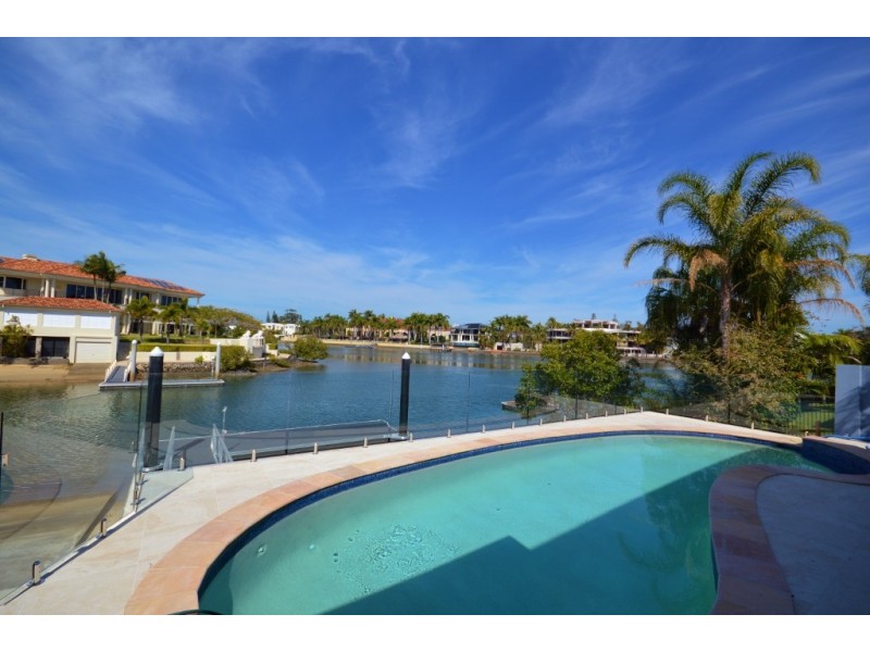 335 Monaco Street, Broadbeach Waters QLD 4218