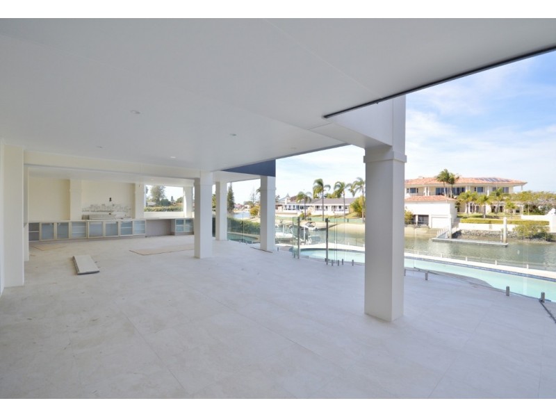 335 Monaco Street, Broadbeach Waters QLD 4218