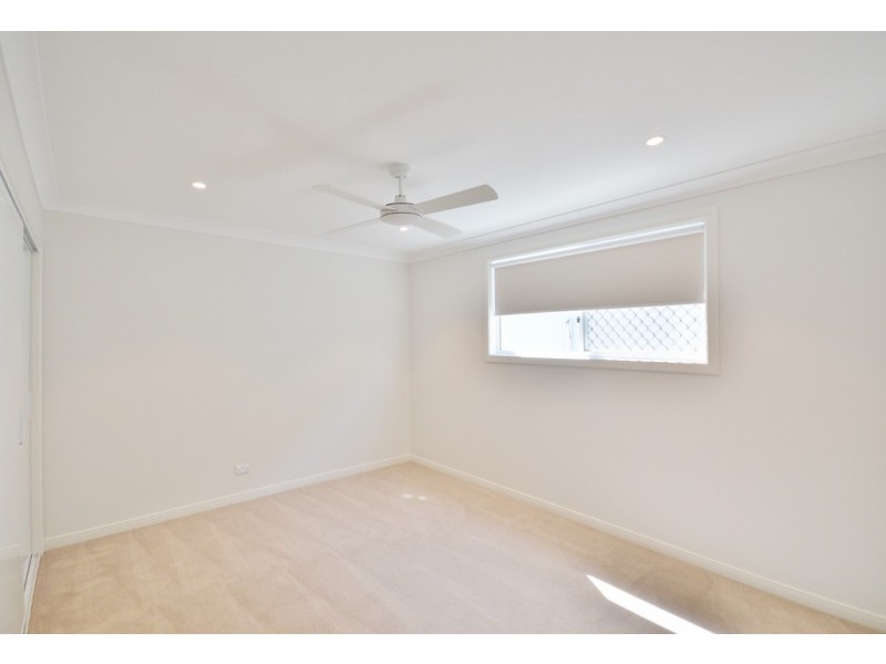 335 Monaco Street, Broadbeach Waters QLD 4218