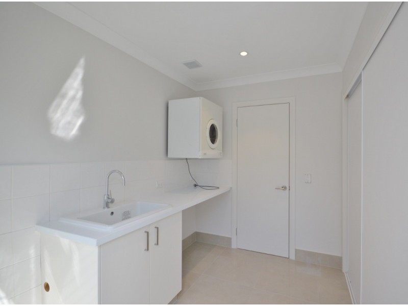 335 Monaco Street, Broadbeach Waters QLD 4218