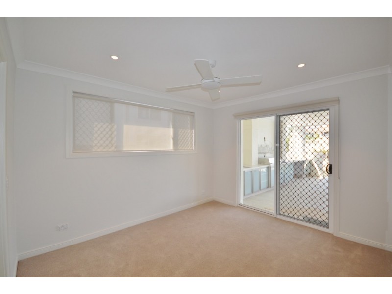 335 Monaco Street, Broadbeach Waters QLD 4218