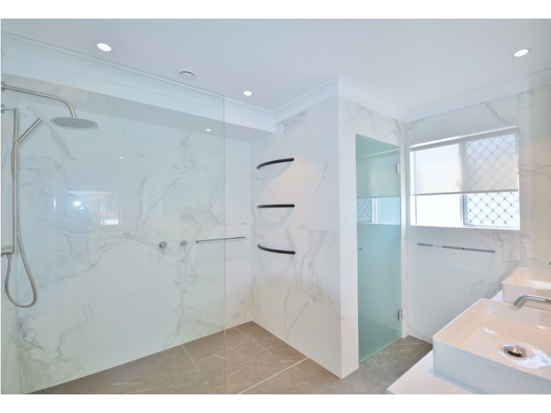 335 Monaco Street, Broadbeach Waters QLD 4218