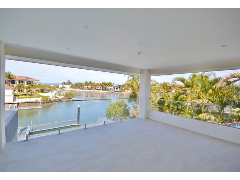 335 Monaco Street, Broadbeach Waters QLD 4218