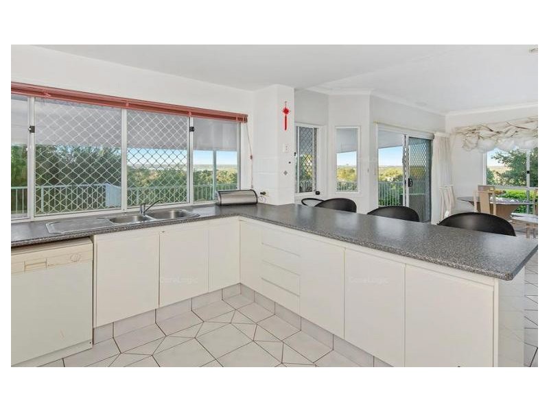 11 Highvale Drive, Helensvale QLD 4212