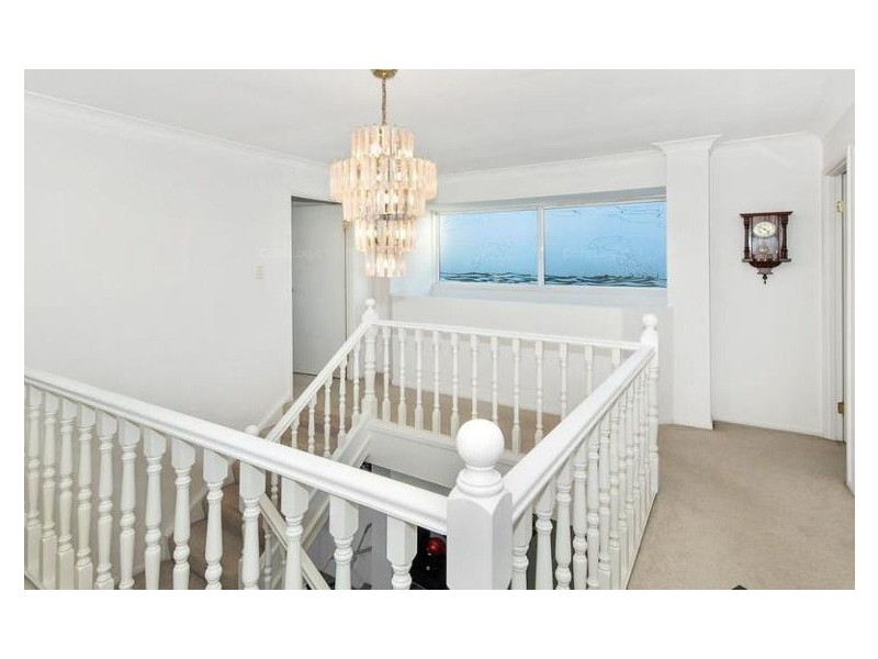 11 Highvale Drive, Helensvale QLD 4212