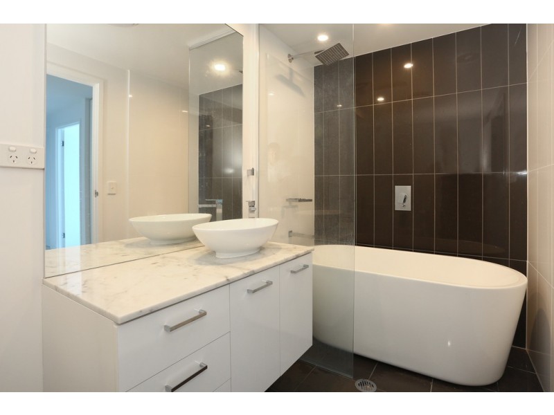 11109/5 ‘Waterpoint’ Harbourside Court, Biggera Waters QLD 4216