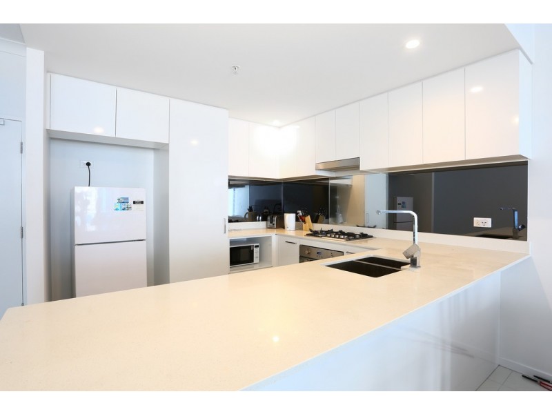 11109/5 ‘Waterpoint’ Harbourside Court, Biggera Waters QLD 4216