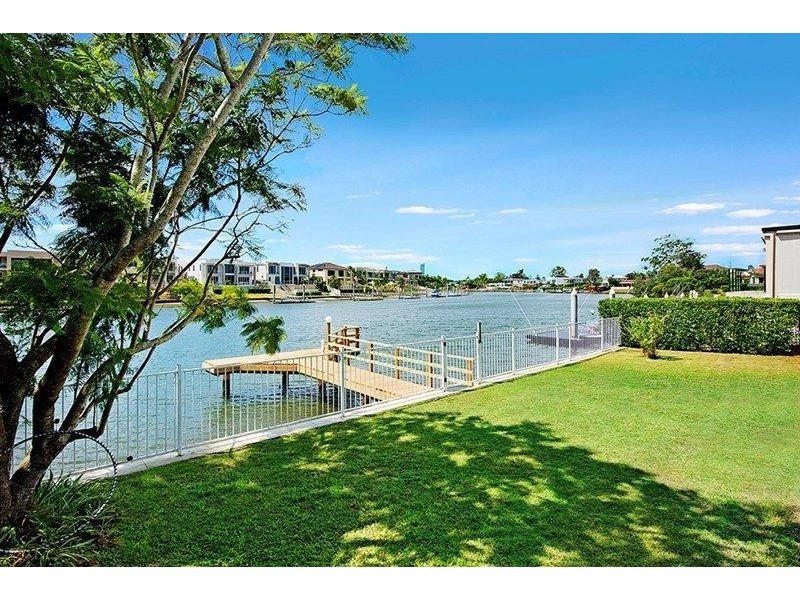 15 Namatjira Court, Broadbeach Waters QLD 4218