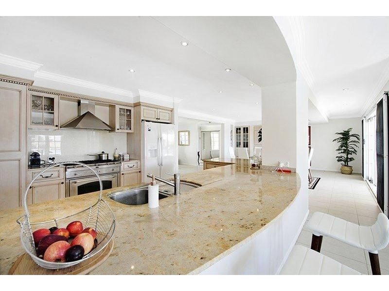 15 Namatjira Court, Broadbeach Waters QLD 4218