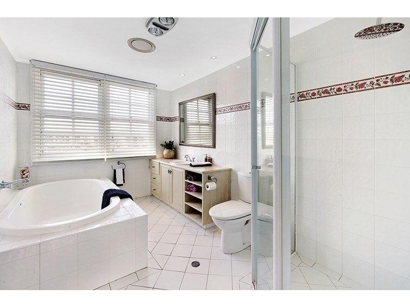 15 Namatjira Court, Broadbeach Waters QLD 4218