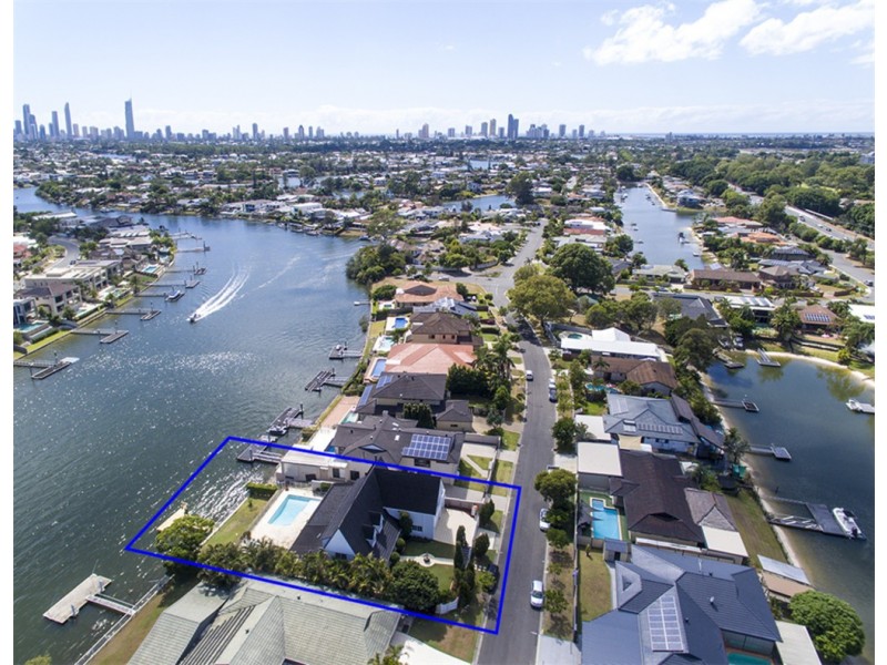 15 Namatjira Court, Broadbeach Waters QLD 4218