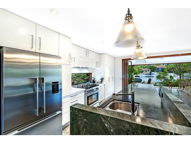 19 Brighton Parade, Southport QLD 4215