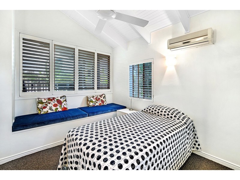 19 Brighton Parade, Southport QLD 4215