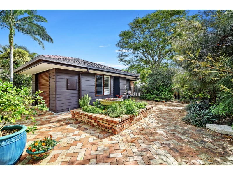 19 Brighton Parade, Southport QLD 4215