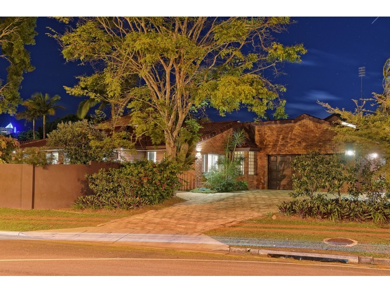 19 Brighton Parade, Southport QLD 4215