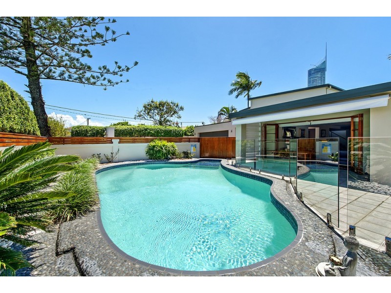 6 Brindisi Ave, Isle Of Capri QLD 4217