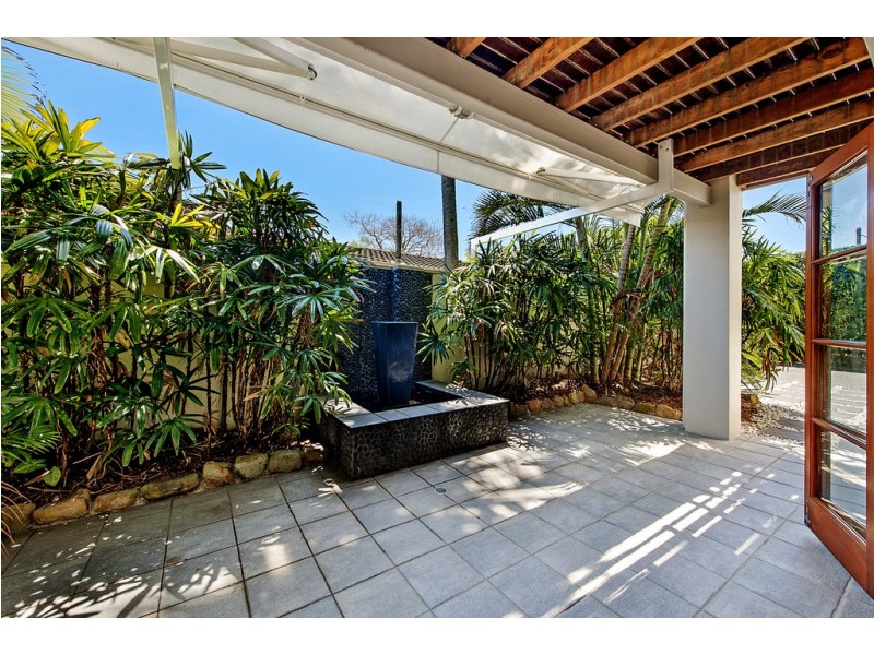 6 Brindisi Ave, Isle Of Capri QLD 4217